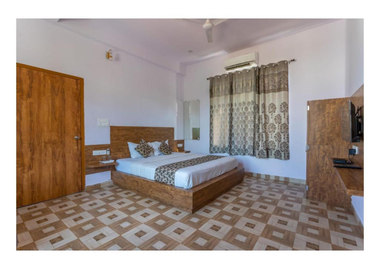 Villa Heaven Hill 3bhk *
